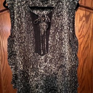 Chic Black and White Sleeveless Blouse